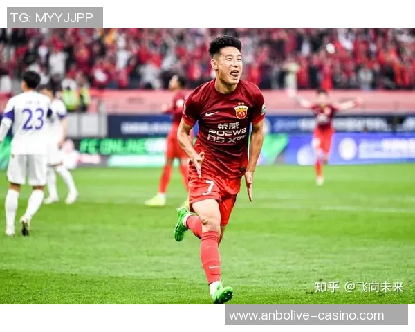 李金羽与武磊的巅峰对决谁将成为中国足球的新传奇 李金羽与武磊的巅峰对决谁将成为中国足球的新传奇